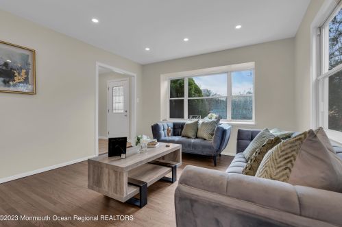 36 Drexel Dr, Jackson Twp NJ  08527-2328 exterior