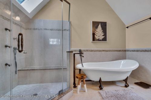 130 Rumson Pl, Little Silver NJ  07739-1044 exterior