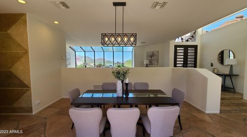 5761 Echo Canyon Cir, Phoenix AZ  85018-1270 exterior