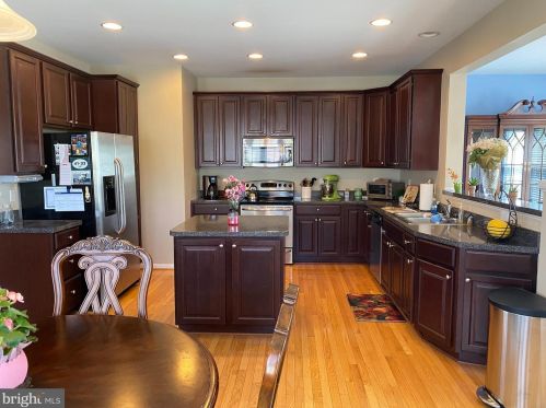 618 Sweetgum Ln, West Deptford NJ  08096-5565 exterior