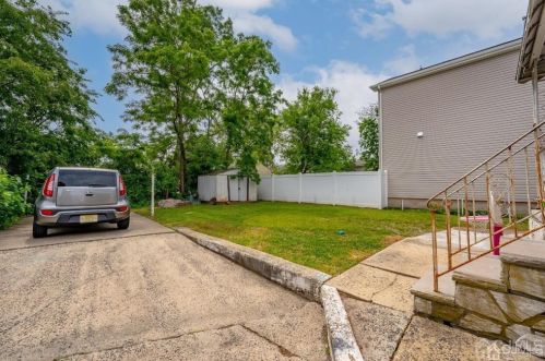 18 John St, Carteret NJ 07008-3112 exterior