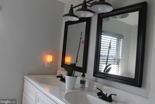 644 Mantua Ave, West Deptford NJ 08066-1277 exterior