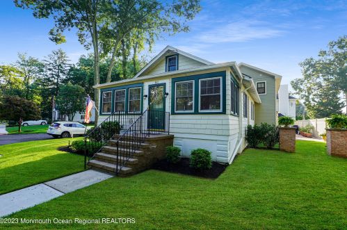 900 Roseld Ave, Tinton Falls NJ  07712-4154 exterior