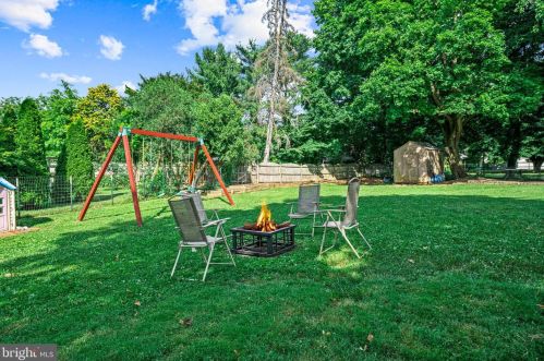 236 Mantua Blvd, West Deptford NJ 08051-1038 exterior