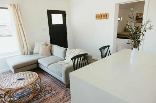 2635 Clarendon Ave, Phoenix AZ 85018-5958 exterior