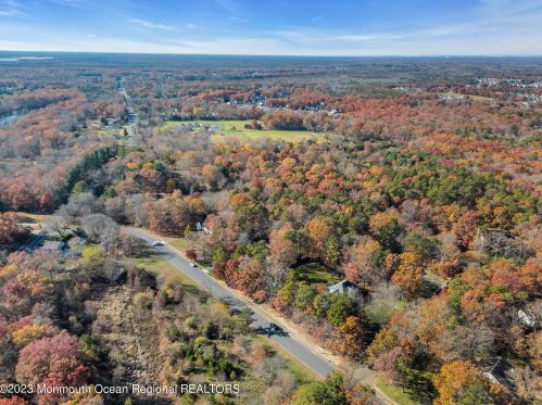 6 Pitney Ln, Jackson Twp NJ 08527-2933 exterior