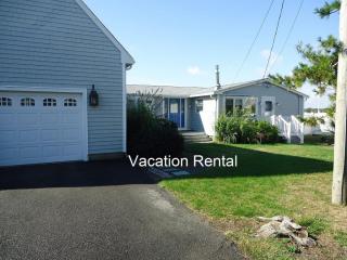 55 Bayview Ave, Fairhaven MA  02719-1801 exterior