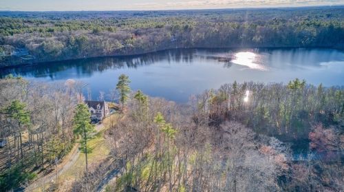 1 Dogwood Ln, North Reading MA 01864-1925 exterior