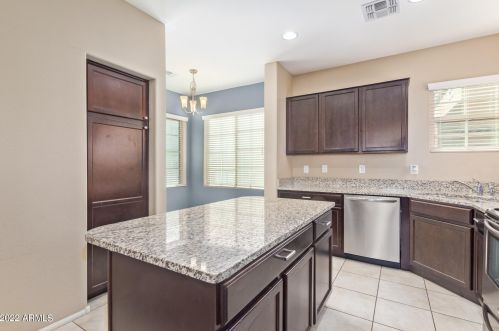 2016 77th Ln, Phoenix AZ  85035-5122 exterior