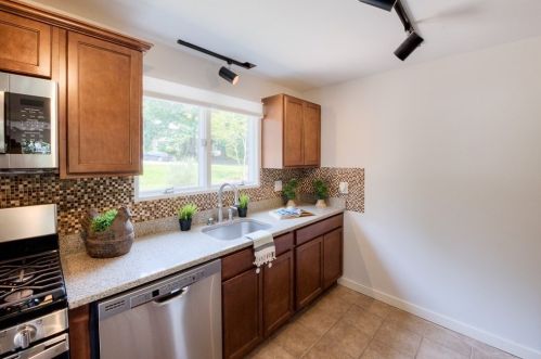 11 Forest Hill Dr, Worcester MA 01609-1013 exterior