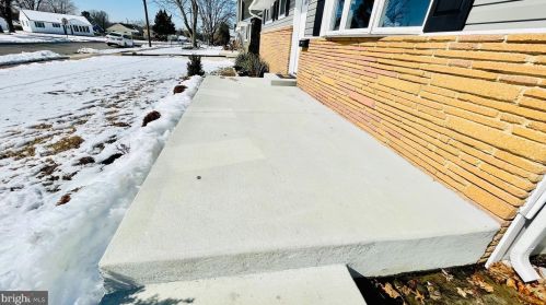 1214 Monmouth Rd, West Deptford NJ 08096-3059 exterior