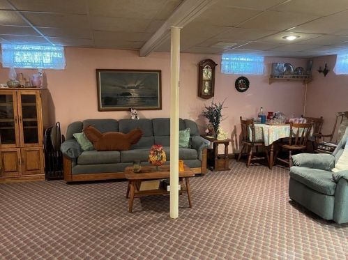 1083 Phillips Rd, New Bedford MA 02745-1716 exterior