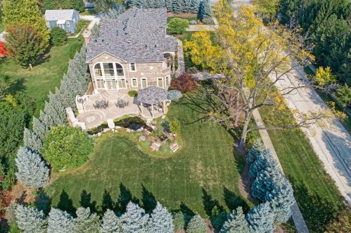 325 63rd St, Willowbrook IL 60527-2147 exterior