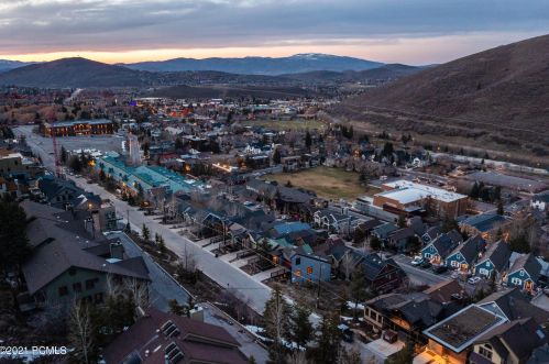 1172 Lowell Ave, Park City UT 84060-5115 exterior