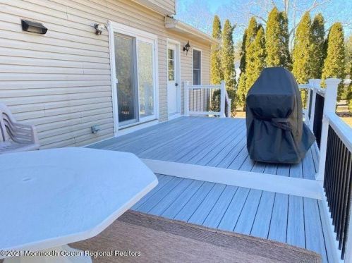 760 Veterans Hwy, Jackson Twp NJ 08527-3335 exterior