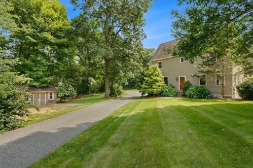 7 Apple Ridge Rd, Sutton MA  01590-2977 exterior