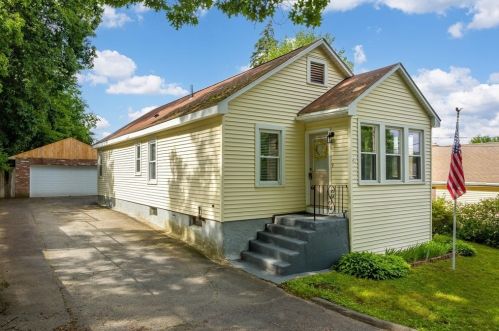 43 Belcourt Rd, Worcester MA  01605-2301 exterior