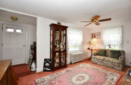 50 Pleasant St, Whitman MA 02382-2118 exterior