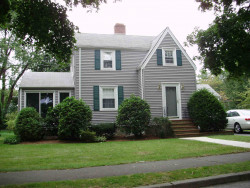 16 Farmington Rd, Newton, MA 02465-1107