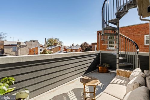 985 6th St, Philadelphia PA  19123-1405 exterior