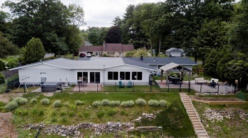 95 Llewellyn Dr, Montgomery MA 01085-2513 exterior