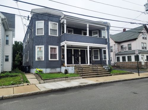 236 Vine St, Everett MA  02149-4922 exterior