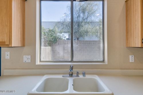 1412 Dunbar Dr, Phoenix AZ 85041-6113 exterior