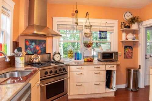 46 Blossom St, Arlington MA 02474-2639 exterior