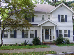 10 Westview Ter, Newton, MA 02465-2345