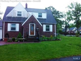 212 Lexington Ave, Cresskill NJ  07626-1234 exterior