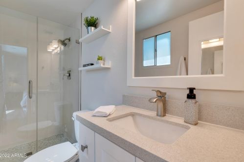 13215 37 Pl, Phoenix AZ 85050-2699 exterior