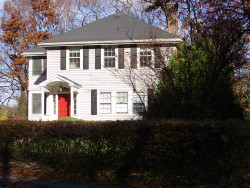 103 Atwood Ave, Newton, MA 02460-2201