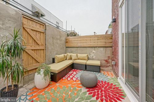 1614 16 St, Philadelphia PA 19121-3202 exterior