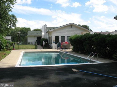 106 8 St, West Deptford NJ 08086-3057 exterior