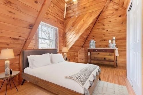 47 Linden St, Newton MA 02464-1432 exterior