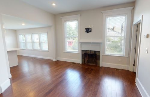 37 Walnut Pl, Newton MA 02460-1819 exterior