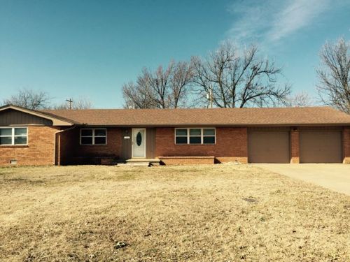 321 2nd St, Tonkawa, OK 74653-5526