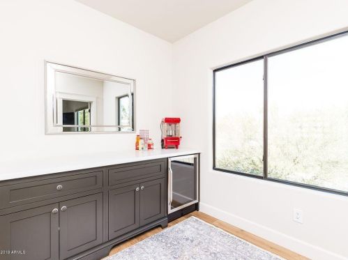 5123 43rd Pl, Phoenix AZ  85018-1633 exterior