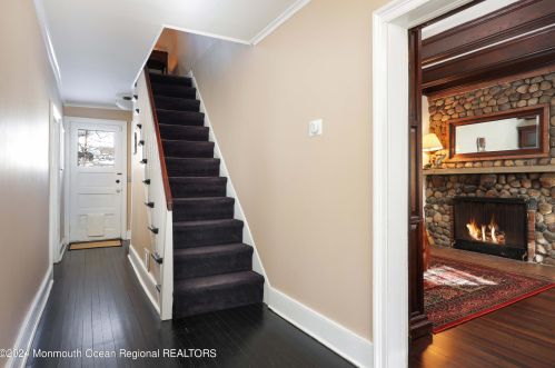 215 Silverside Ave, Little Silver NJ 07739-1713 exterior