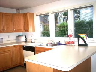 286 Newtonville Ave, Newton MA  02460-2011 exterior