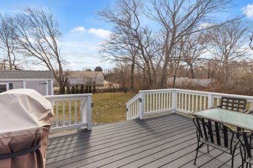 6 Cushing Dr, Plymouth MA 02360-1148 exterior