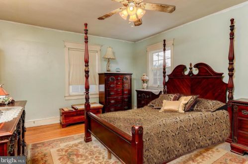 501 Broadway, West Deptford NJ 08093-1170 exterior