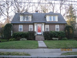 119 Woodcliff Rd, Newton, MA 02461-1824