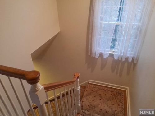 120 Stonegate Trl, Cresskill NJ 07626-2437 exterior