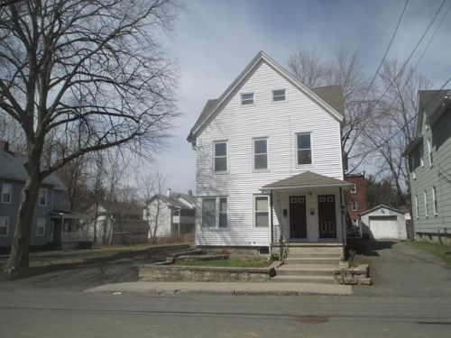 22 Pleasant St, South Hadley MA  01075-2826 exterior