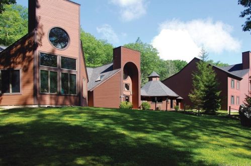 2080 Undermountain Rd, Sheffield MA 01257-9639 exterior