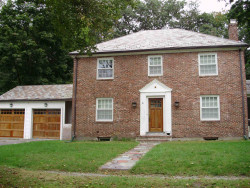 81 Evelyn Rd, Newton, MA 02468-1020