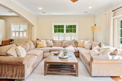 90 Lovett Ave, Little Silver NJ 07739-1403 exterior