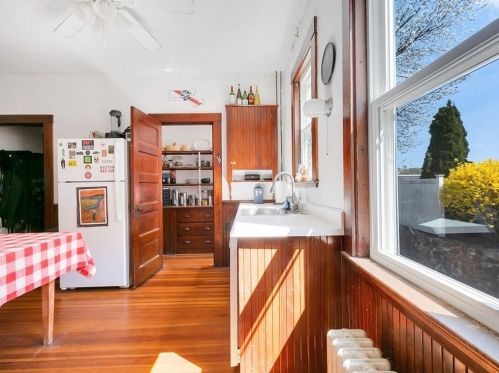 61 Paul Revere Rd, Arlington MA 02476-5729 exterior