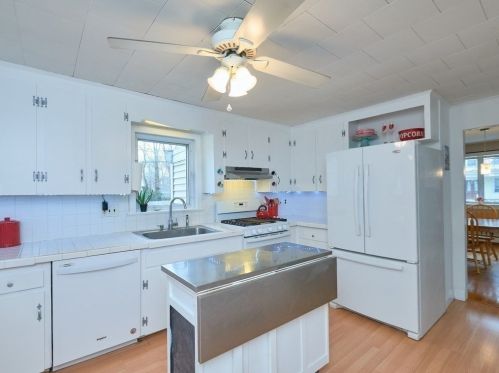 55 Mount Vernon St, Dedham, MA 02026-3137